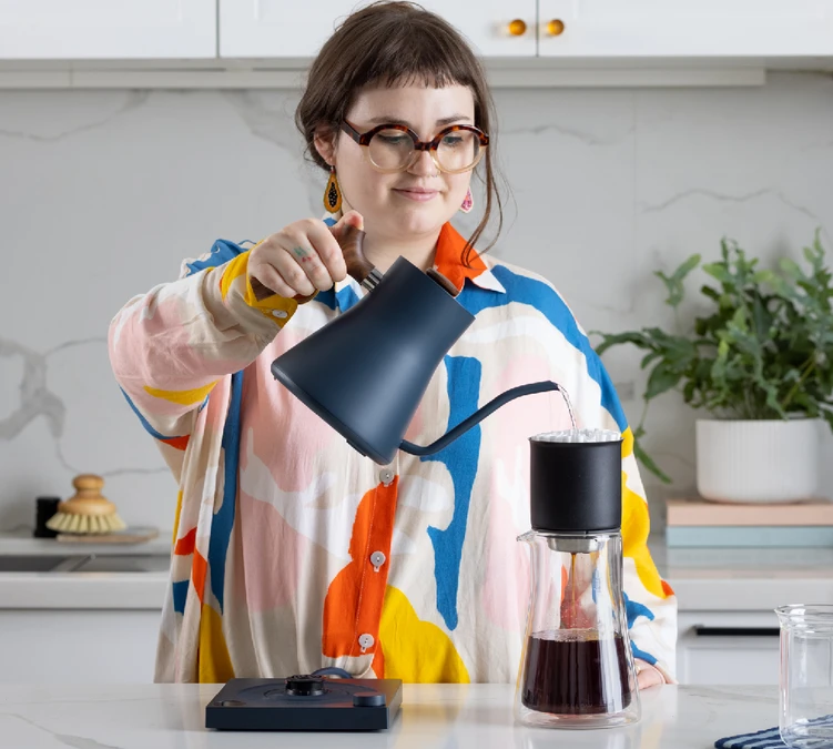 Bouilloire Stagg EKG Bleu Pierre Et Noyer 90 Cl Col De Cygne - FELLOW 3 Bouilloire Stagg EKG Bleu Pierre Et Noyer 90 Cl Col De Cygne - FELLOW – Image 3