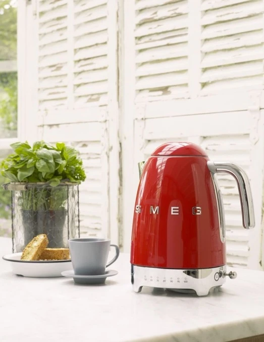 Bouilloire KLF04RDEU Temperature Réglable Rouge 1,7 L + Offre Cadeau - SMEG 3 Bouilloire KLF04RDEU Temperature Réglable Rouge 1,7 L + Offre Cadeau - SMEG – Image 3