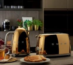 Bouilloire SMEG KLF03GOEU Or - 1.7L + Offre Cadeau -Magasin D'Électroménager bouilloire et gp smeg or