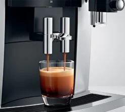 JURA S8 Moonlight Silver Smart Connect Inclus Garantie 3 Ans -Magasin D'Électroménager expresso broyeur s8 moonlight silver extraction ambiance