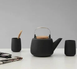 2 Tasses Double Paroi Nicola 150 Ml Noires - VIVA SCANDINAVIA 7 2 Tasses Double Paroi Nicola 150 Ml Noires - VIVA SCANDINAVIA -Magasin D'Électroménager lifestyle nicola large 2