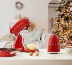 Bouilloire SMEG KLF03RDEU Rouge - 1.7L + Offre Cadeau 7 Bouilloire SMEG KLF03RDEU Rouge - 1.7L + Offre Cadeau -Magasin D'Électroménager photographie bouilloire smeg rouge
