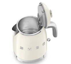 Mini Bouilloire SMEG - Crème - KLF05CREU 0,8 L + Offre Cadeau 18 Mini Bouilloire SMEG - Crème - KLF05CREU 0,8 L + Offre Cadeau -Magasin D'Électroménager smeg minib creme 3